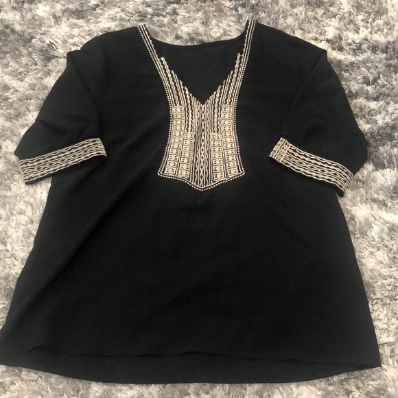 Beautiful Black Blouse - Picture 2 of 4